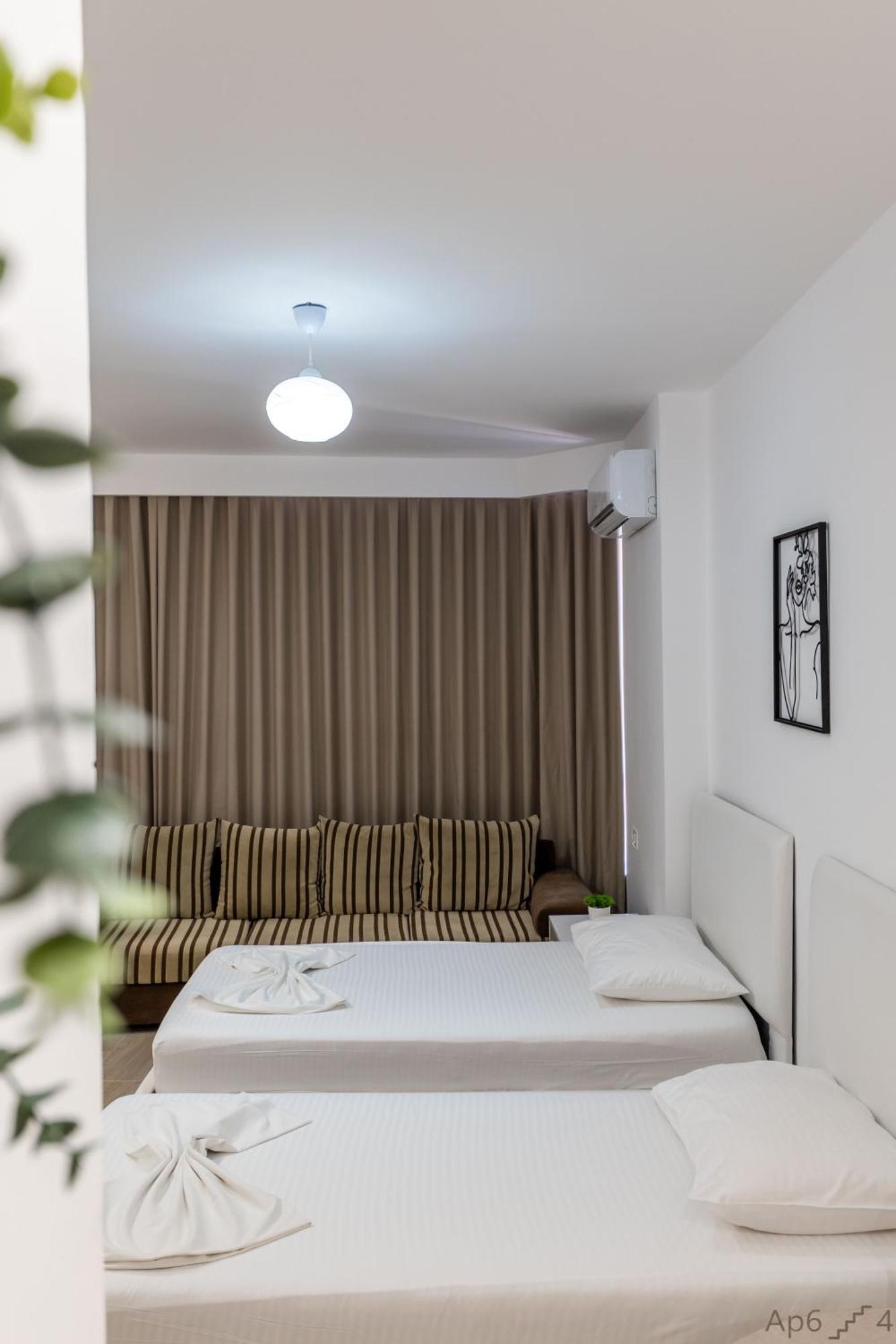 Sea Side Apartment Sarandë Exterior foto