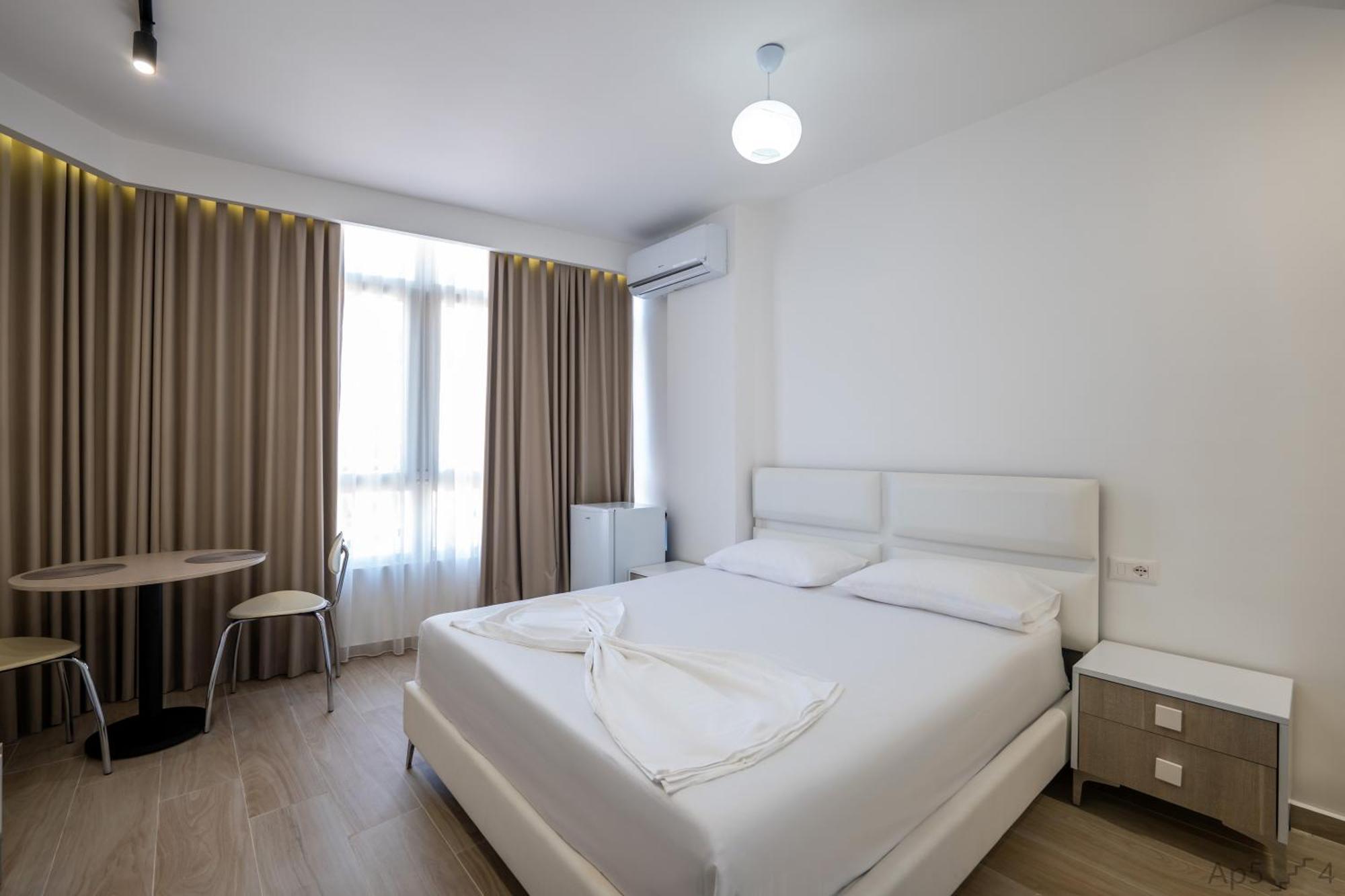 Sea Side Apartment Sarandë Exterior foto